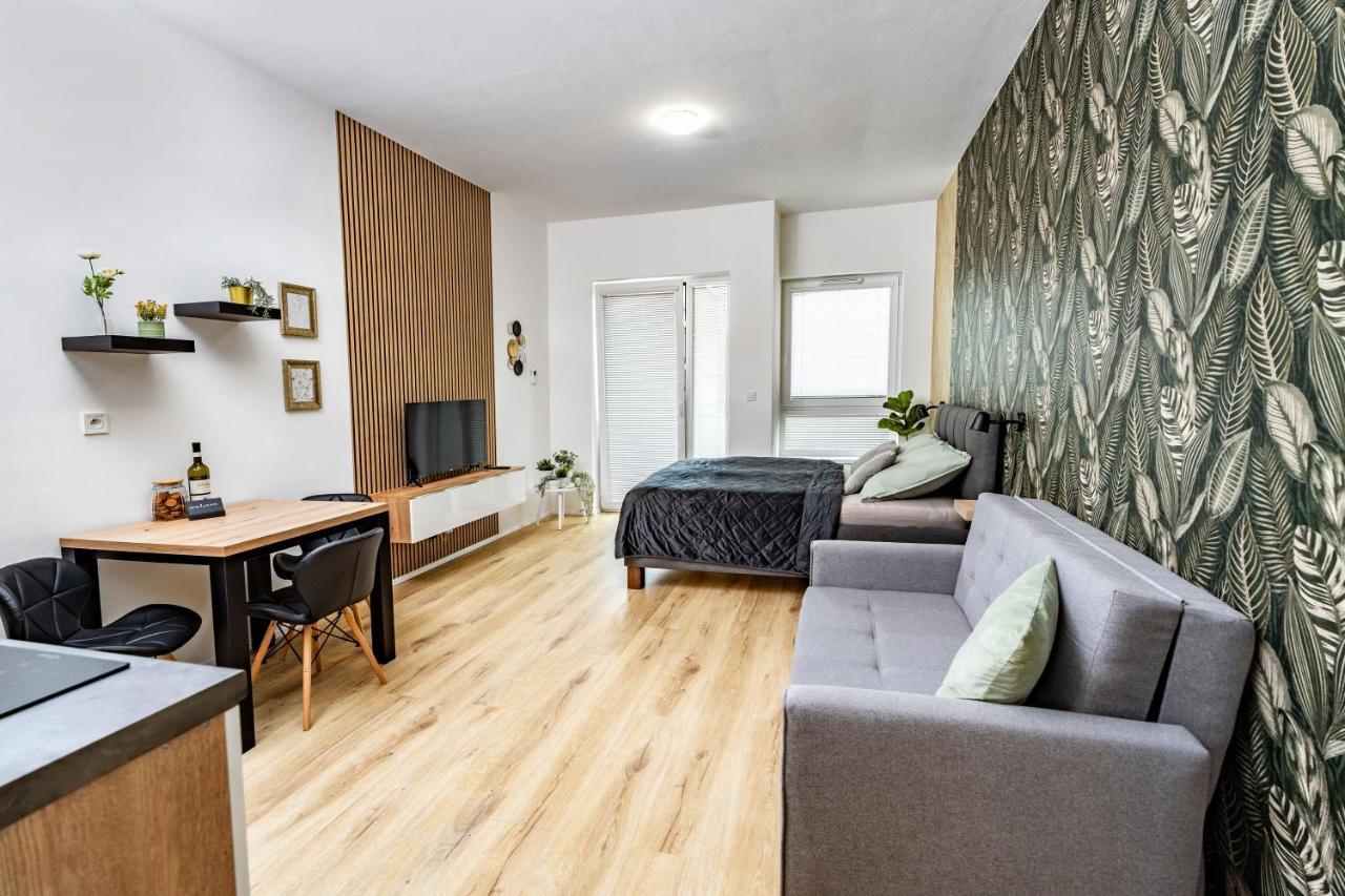 Wolkerovka Apartment 2 奥洛穆茨 外观 照片